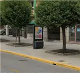 Mupi en av. Portugal, barrio del Temple Mupi en av. Portugal, Parque del Temple en Ponferrada